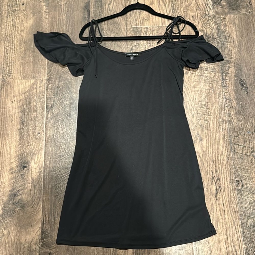 Kendall & Kylie Black Ribbed off the shoulder mini dress